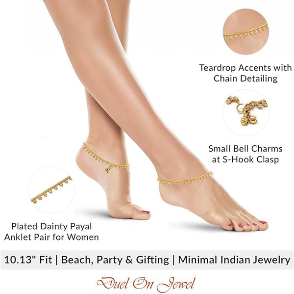 Close-up of the easy-to-use S-hook fastening on a gold-tone teardrop anklet for women.
