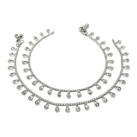 Detailed view of 10-inch silver-finish payal featuring a 0.40-inch chain width and teardrop rhinestone charms.
