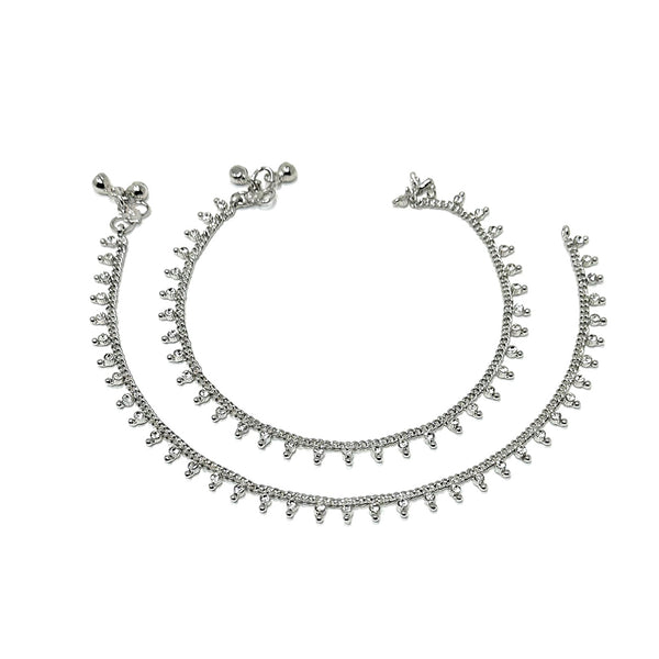 Detailed view of 10-inch silver-finish payal featuring a 0.27-inch chain width and teardrop rhinestone charms.
