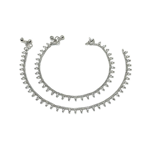 Detailed view of 10-inch silver-finish payal featuring a 0.27-inch chain width and teardrop rhinestone charms.
