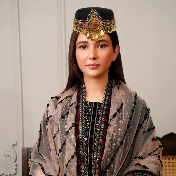 Close-up of central medallion and intricate ornamental strips on Ottoman tribal hat – Duel On Jewel